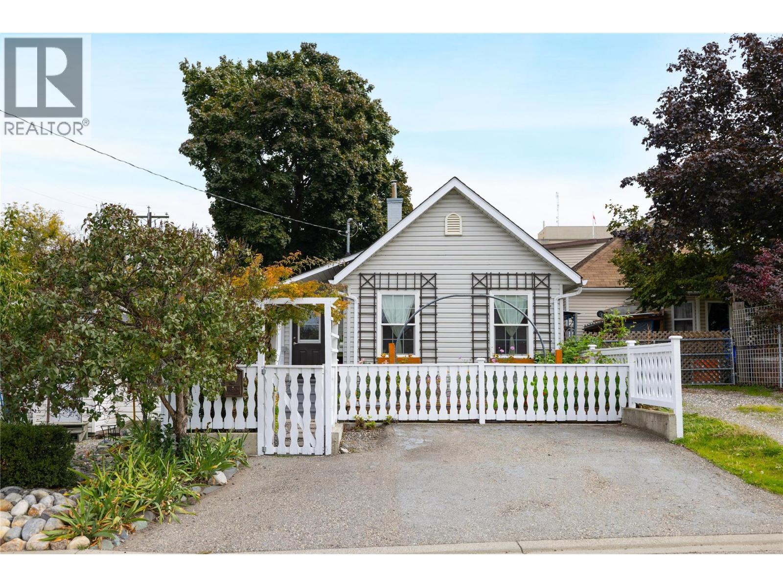 2213 33 Street, Vernon, British Columbia  V1T 5S2 - Photo 1 - 10402994