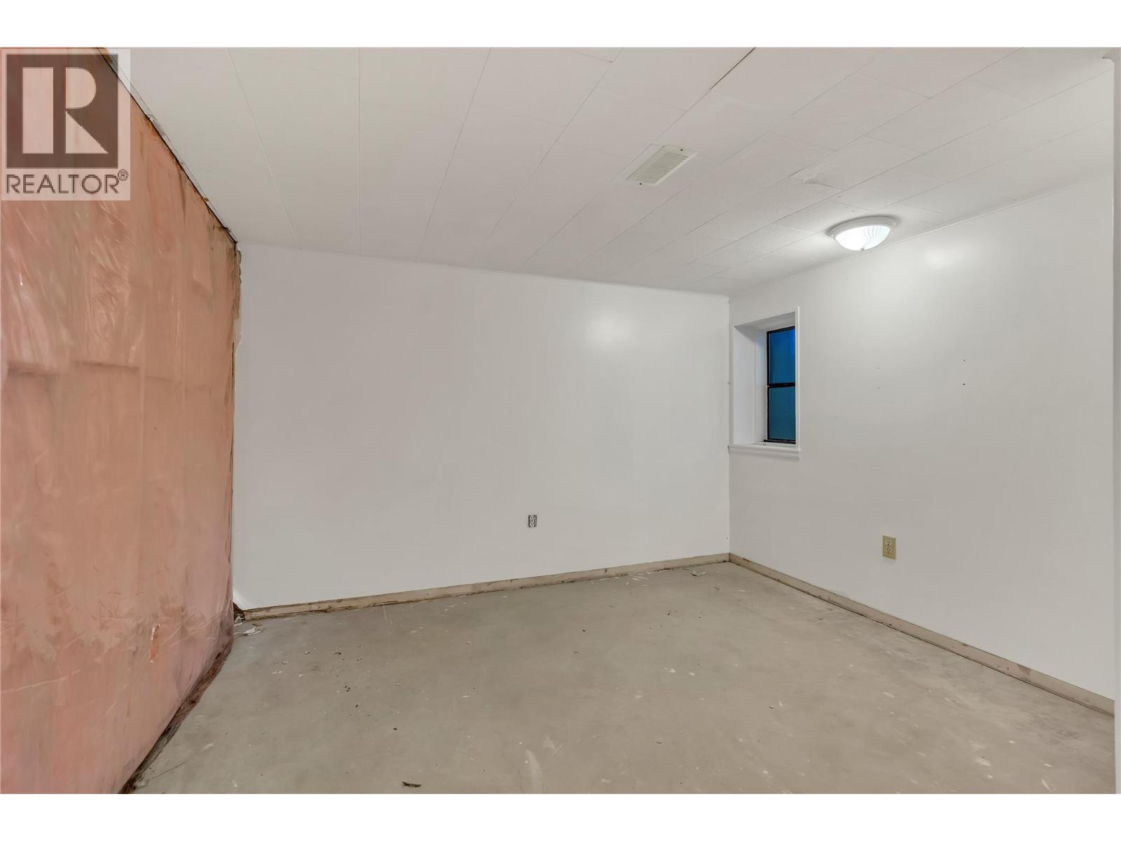 692 Vancouver Avenue, Penticton, British Columbia  V2A 1A6 - Photo 30 - 10403036