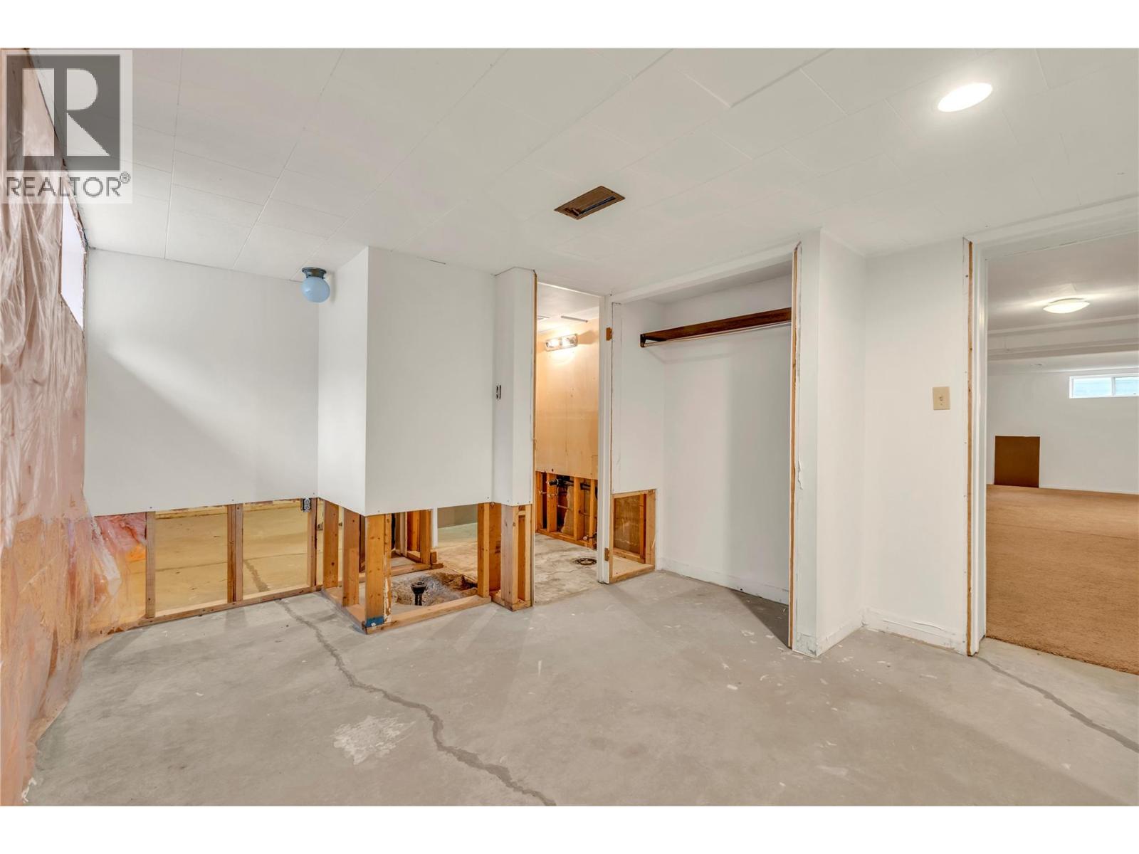 692 Vancouver Avenue, Penticton, British Columbia  V2A 1A6 - Photo 34 - 10403036