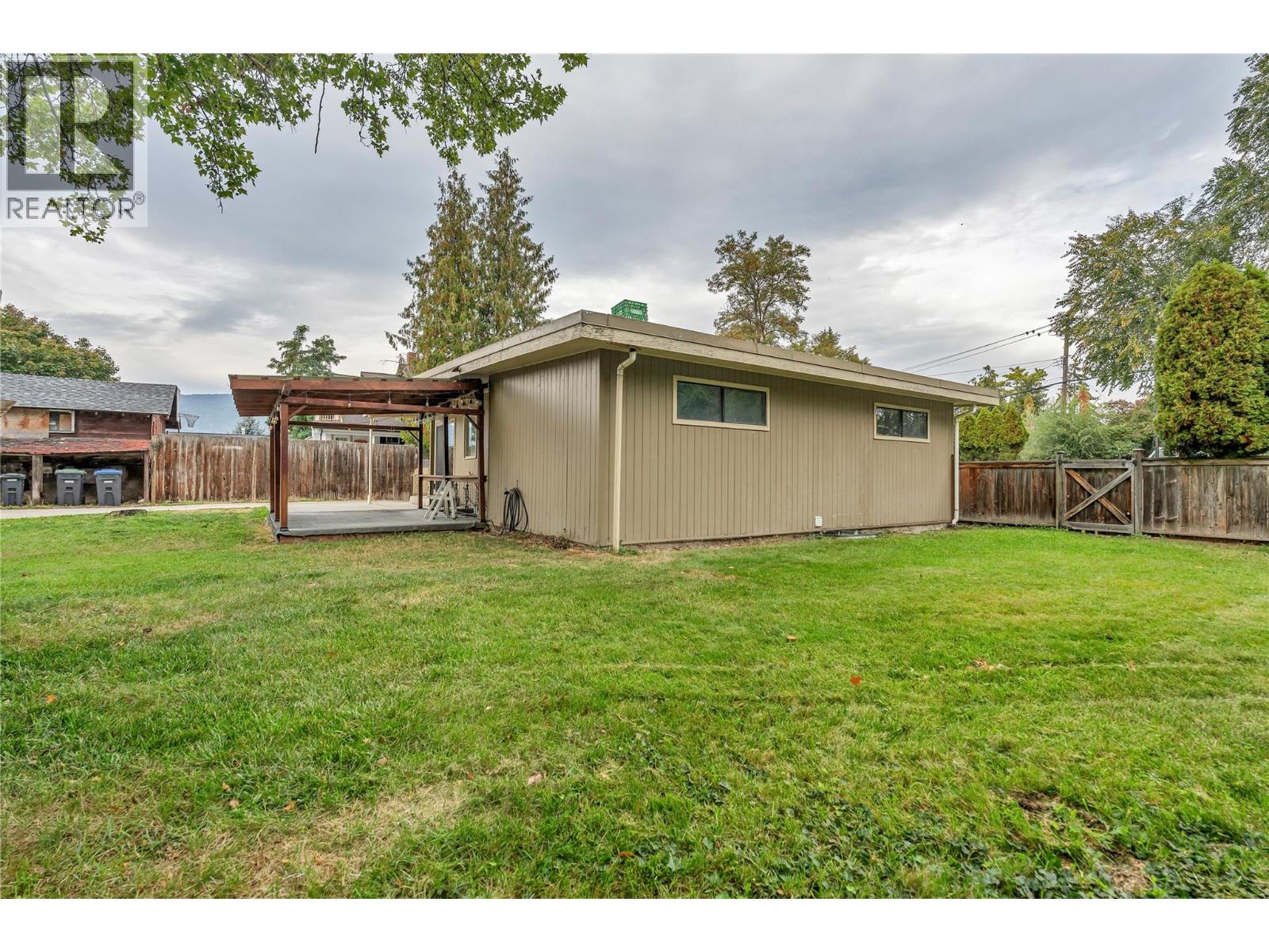 692 Vancouver Avenue, Penticton, British Columbia  V2A 1A6 - Photo 42 - 10403036