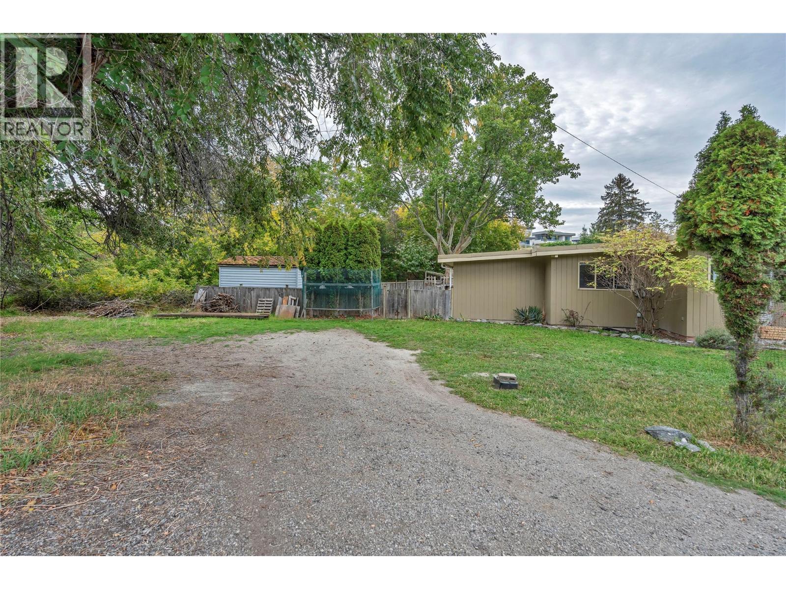 692 Vancouver Avenue, Penticton, British Columbia  V2A 1A6 - Photo 44 - 10403036
