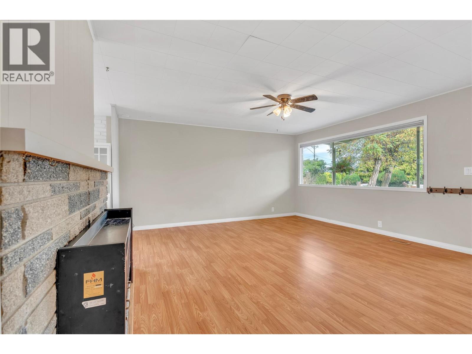 692 Vancouver Avenue, Penticton, British Columbia  V2A 1A6 - Photo 5 - 10403036