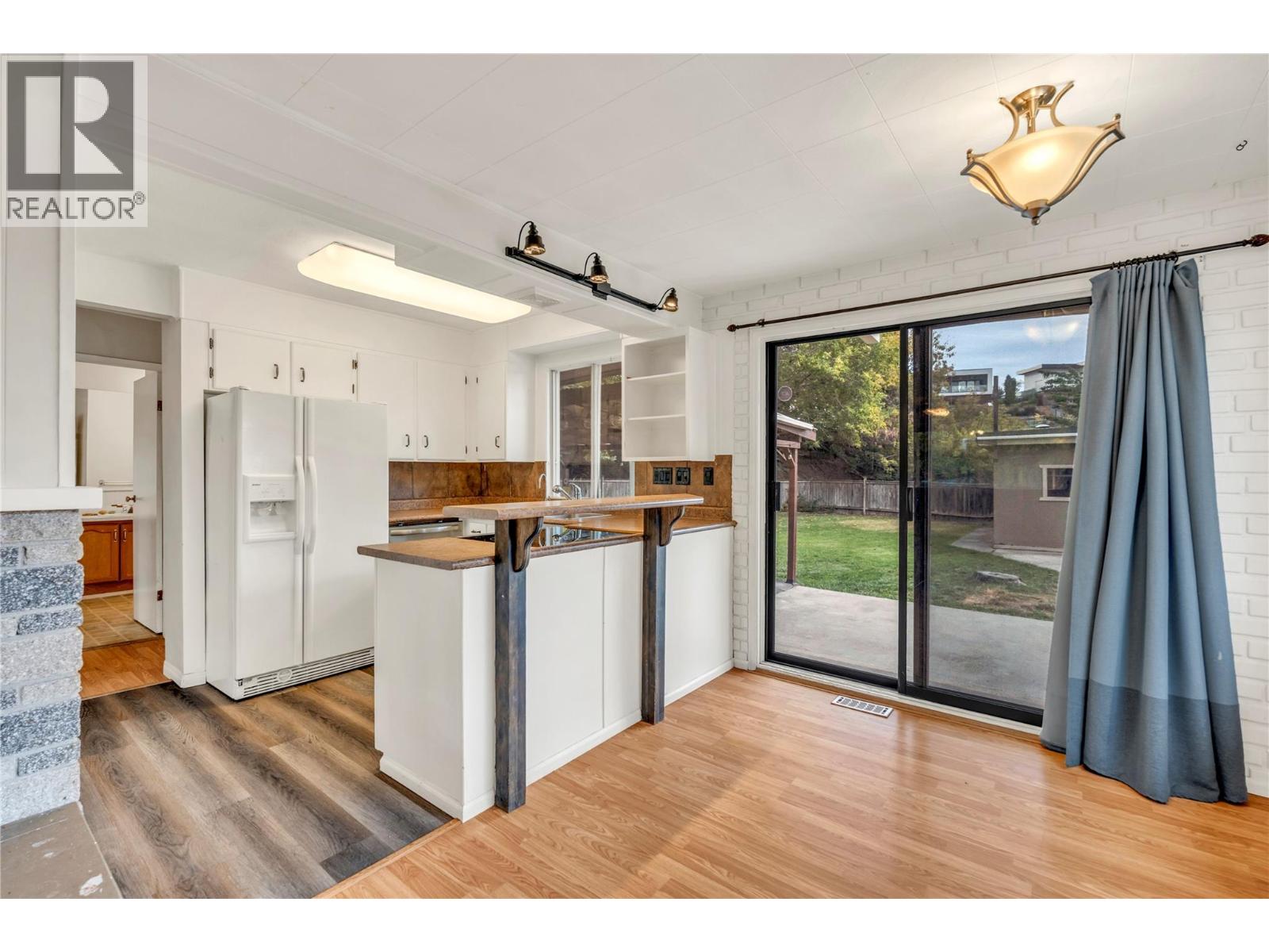 692 Vancouver Avenue, Penticton, British Columbia  V2A 1A6 - Photo 8 - 10403036