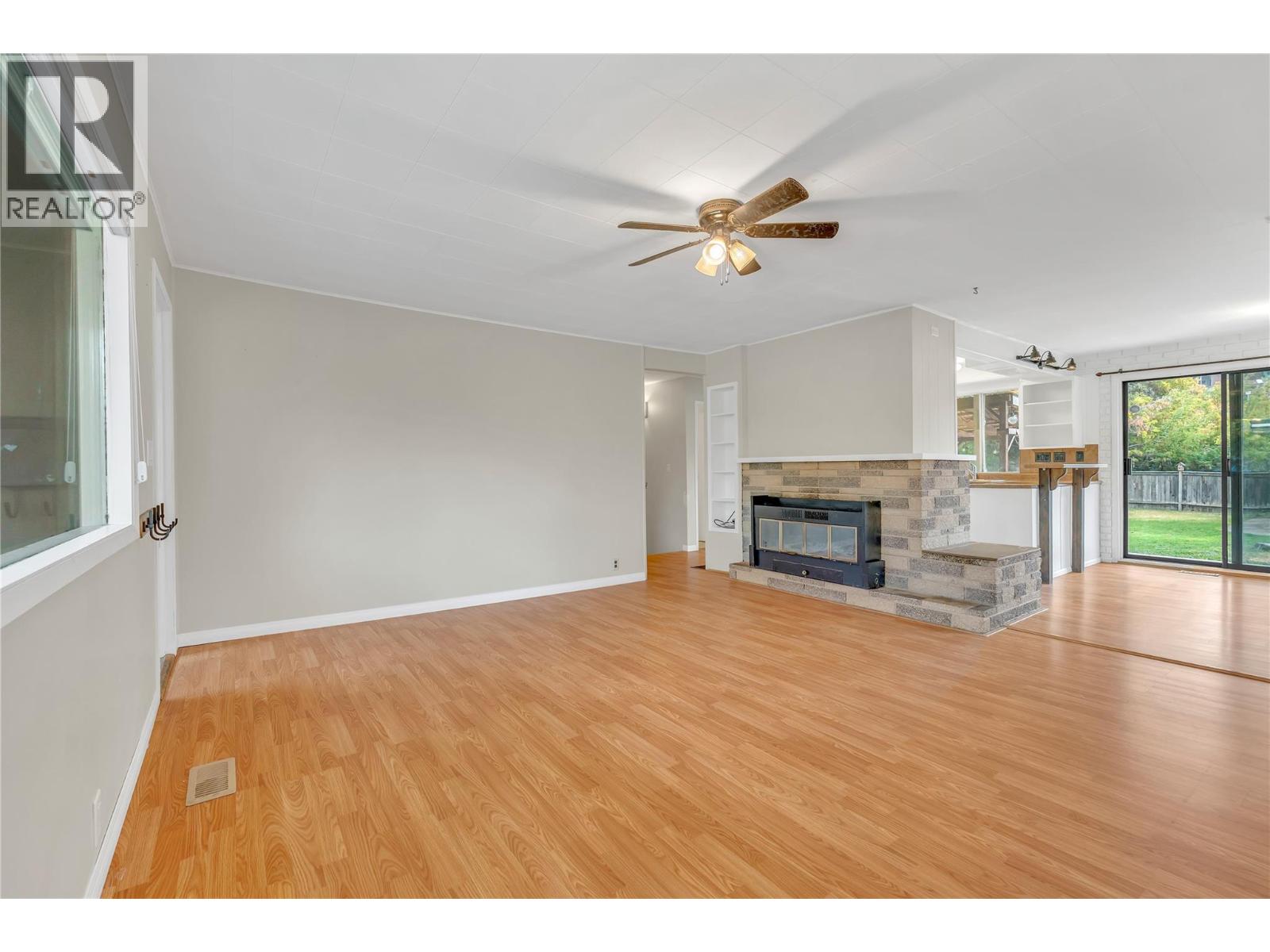 692 Vancouver Avenue, Penticton, British Columbia  V2A 1A6 - Photo 9 - 10403036