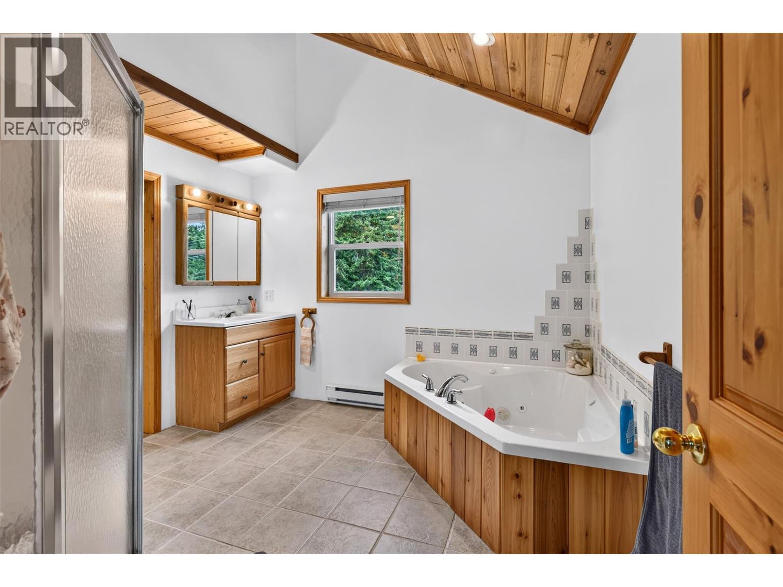 359 Kildare Way, Vernon, British Columbia  V1H 2C7 - Photo 17 - 10403004