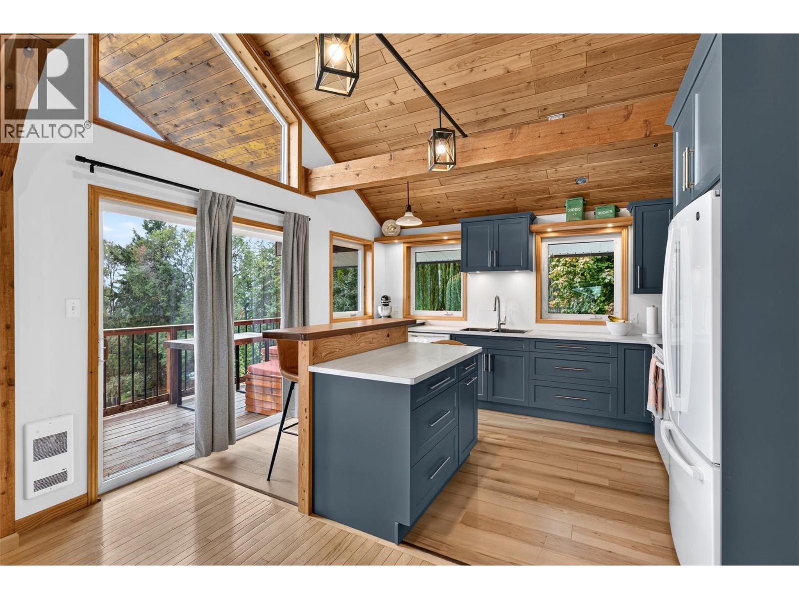 359 Kildare Way, Vernon, British Columbia  V1H 2C7 - Photo 6 - 10403004