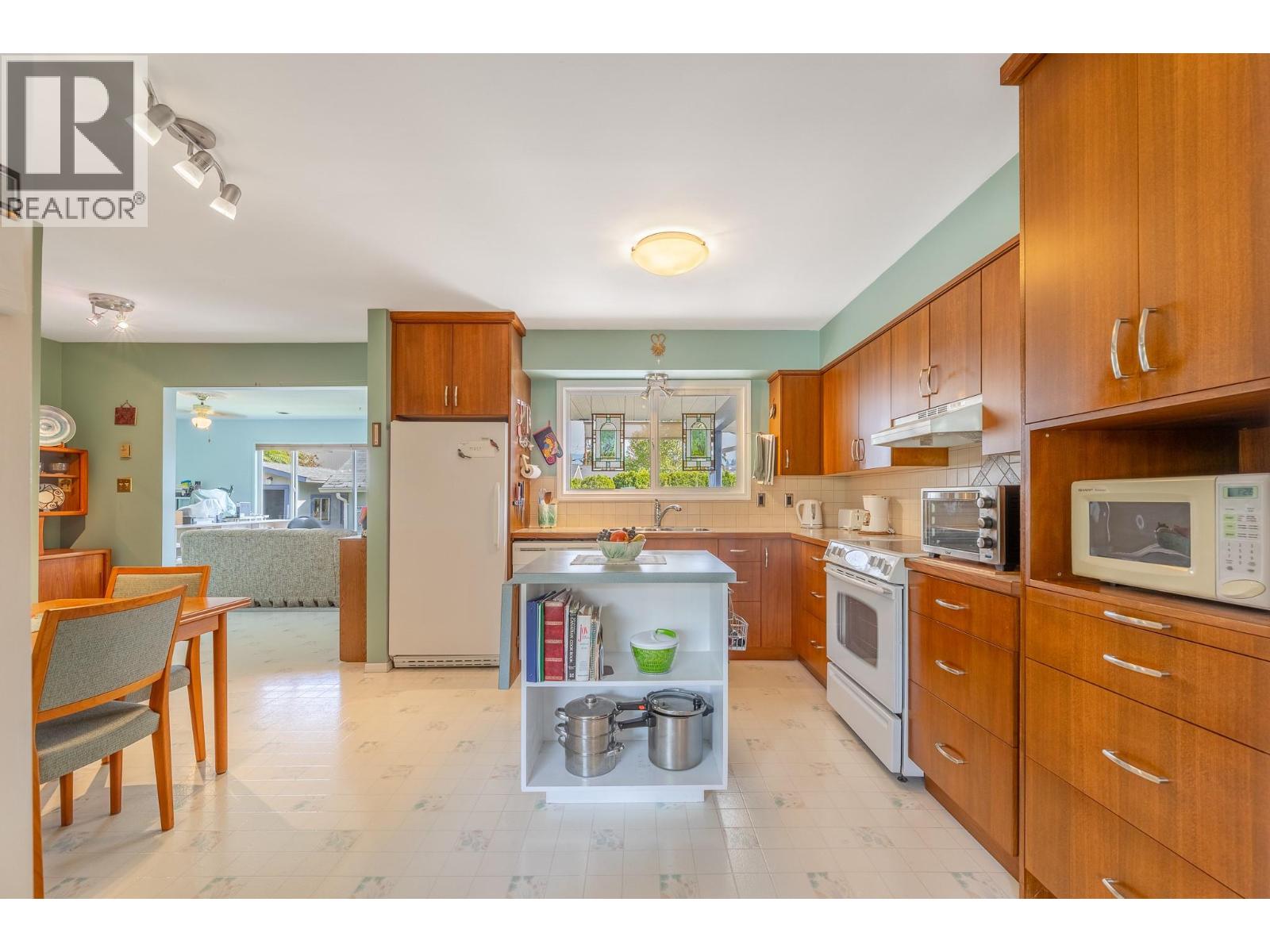 12409 Wright Avenue, Summerland, British Columbia  V0H 1Z0 - Photo 8 - 10402283