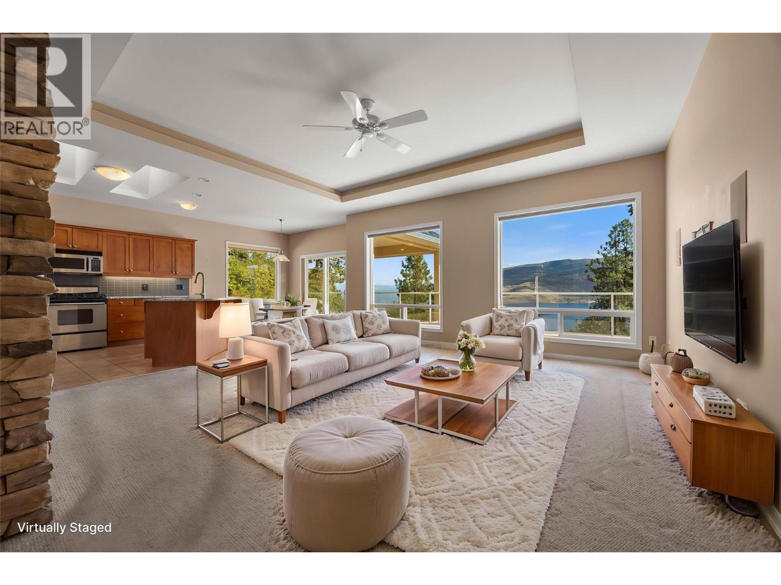 6455 Vernon Avenue, Peachland, British Columbia  V0H 1X8 - Photo 3 - 10401899