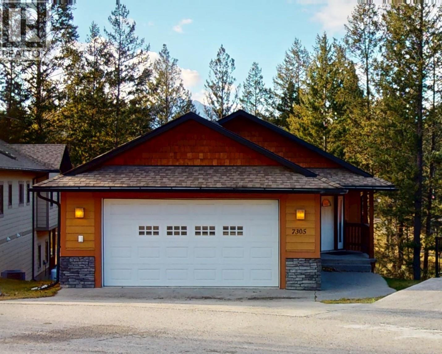7305 Copperhorn Drive, Radium Hot Springs, British Columbia  V0A 1M0 - Photo 1 - 10402664