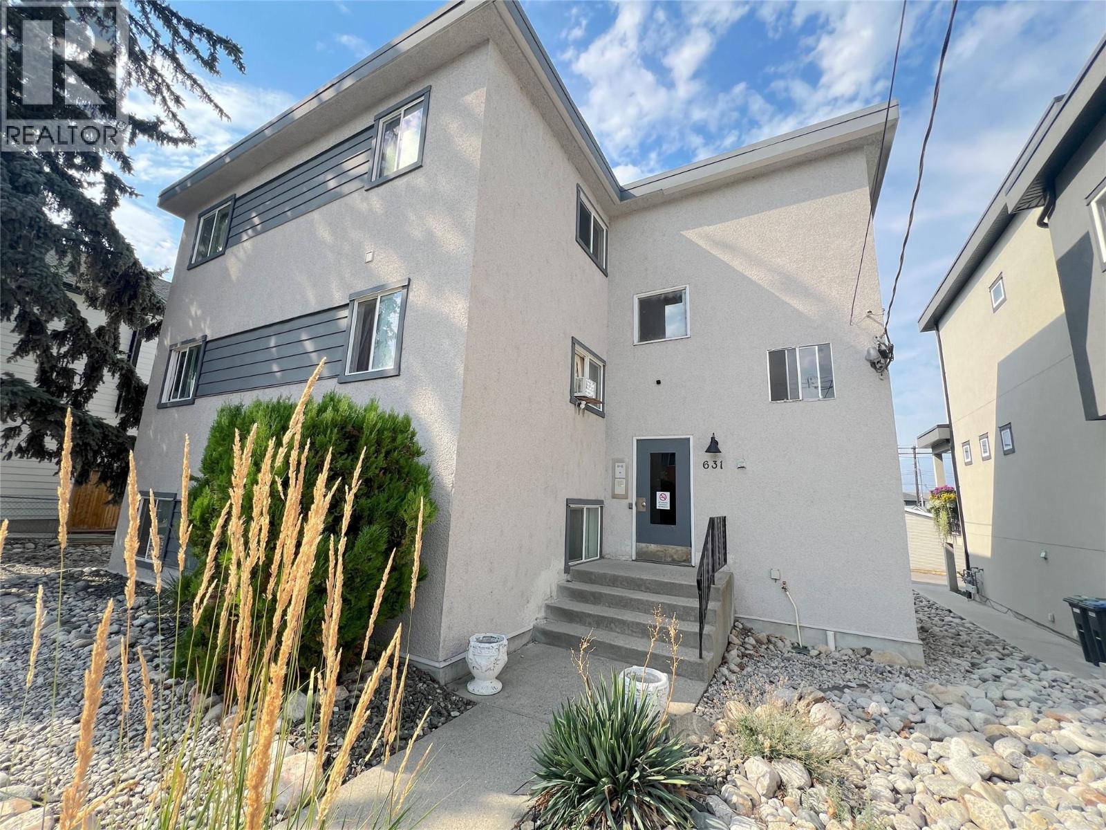 631 Burns Street, Penticton, British Columbia  V2A 4X2 - Photo 1 - 10402133