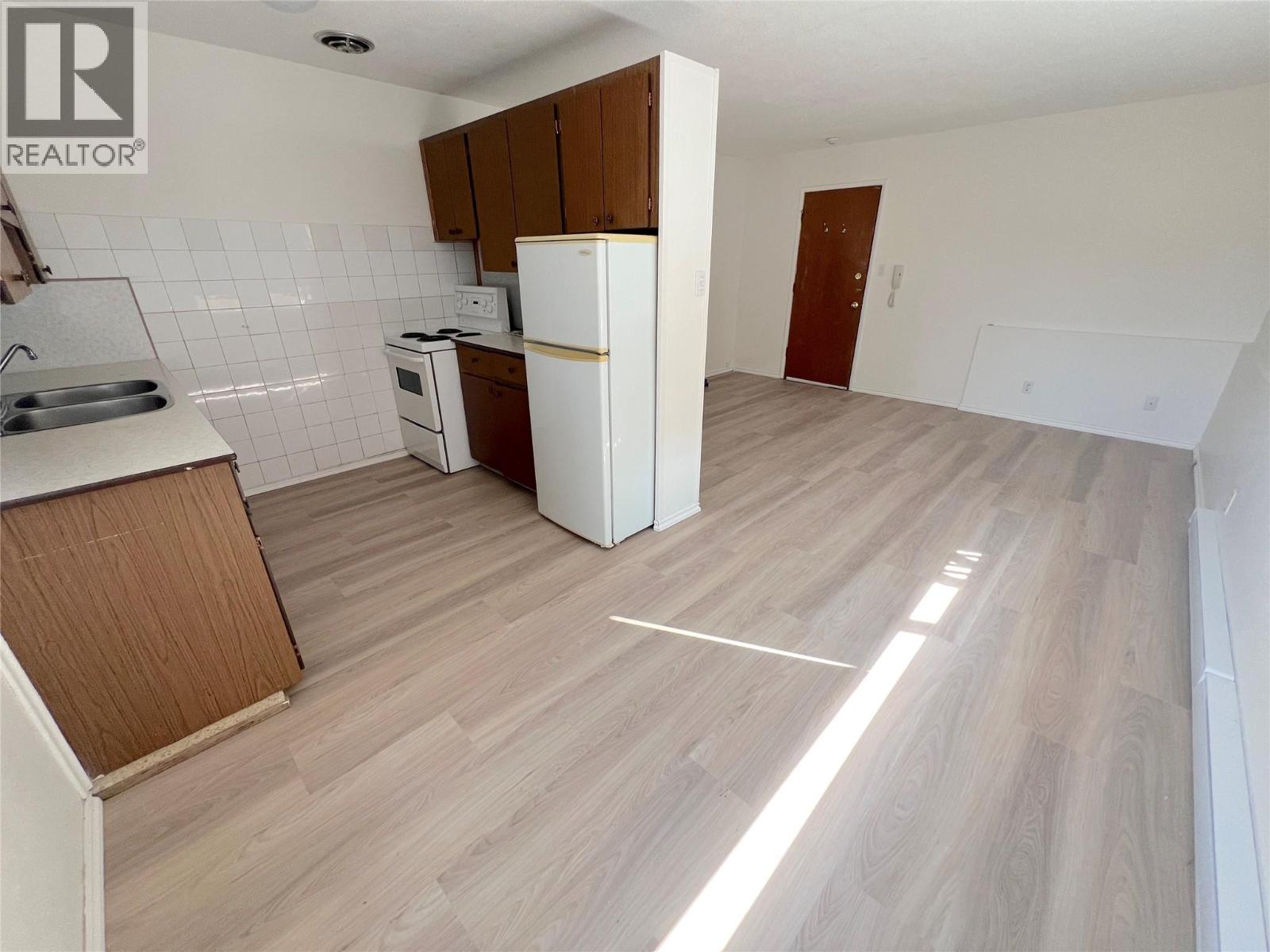 631 Burns Street, Penticton, British Columbia  V2A 4X2 - Photo 11 - 10402133