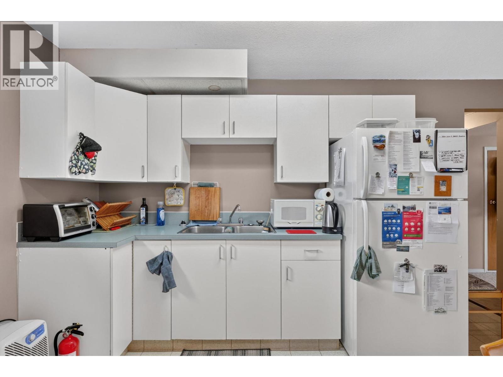 879 Trench Court, Kelowna, British Columbia  V1Y 8H3 - Photo 28 - 10402537