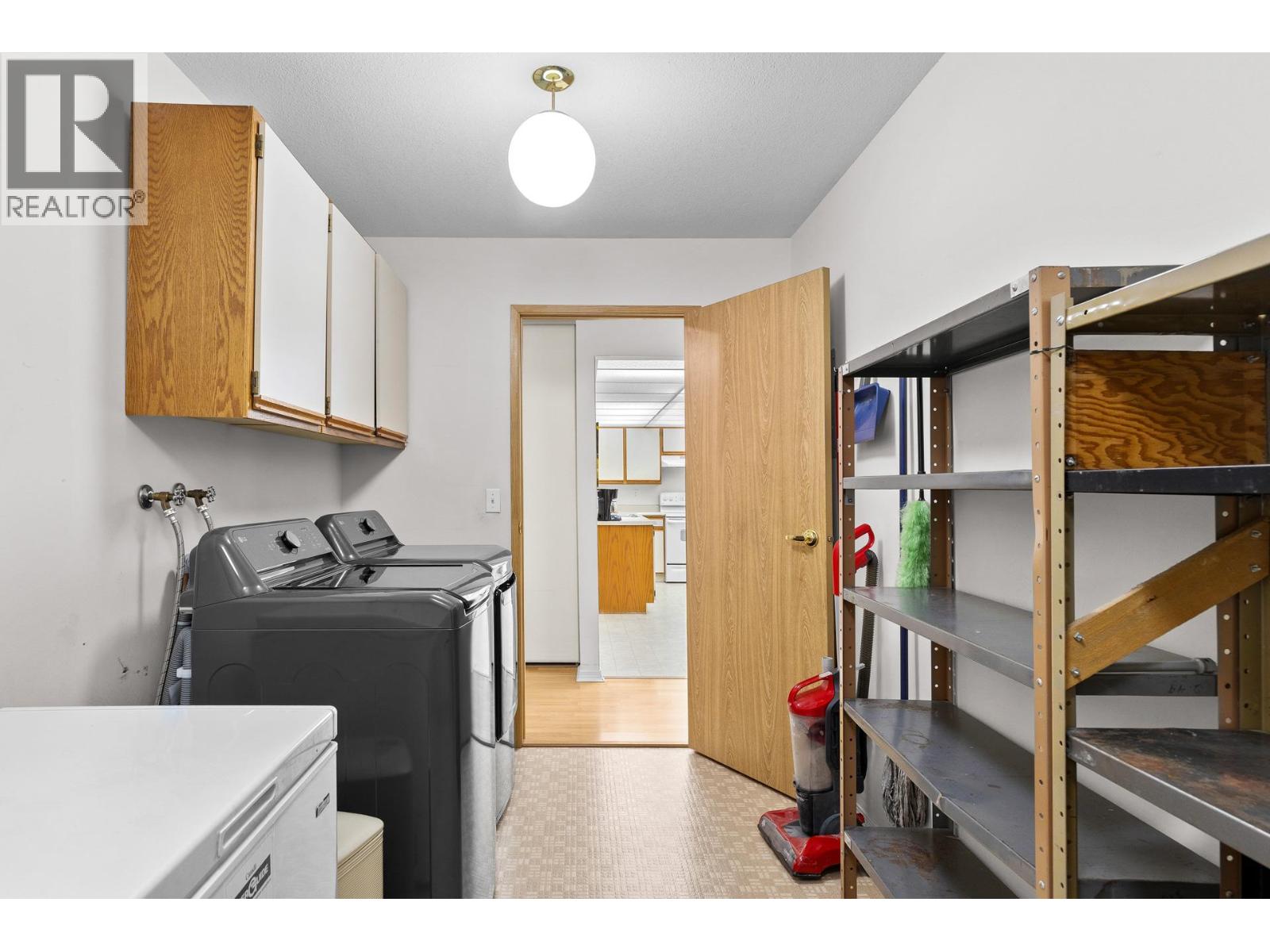 1045 Sutherland Avenue Unit# 214, Kelowna, British Columbia  V1Y 5Y1 - Photo 4 - 10403033