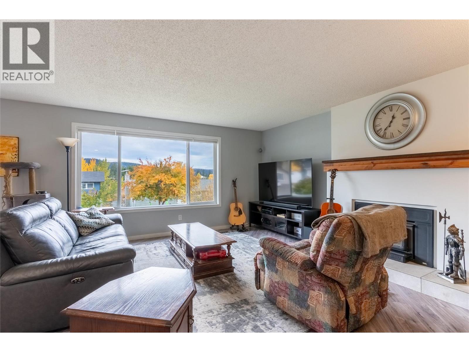 152 Birch Crescent, Logan Lake, British Columbia  V0K 1W0 - Photo 2 - 10402797