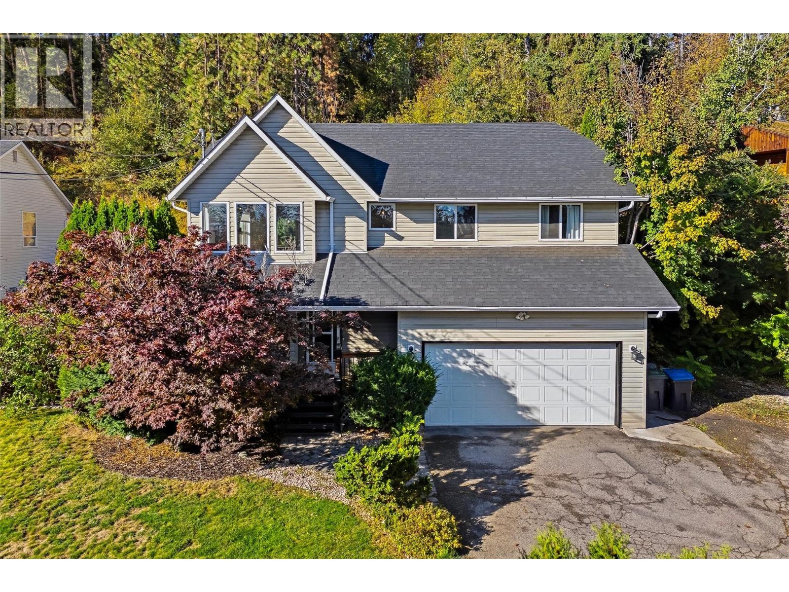 3220 Mciver Road, West Kelowna, British Columbia  V4T 1G1 - Photo 1 - 10402905