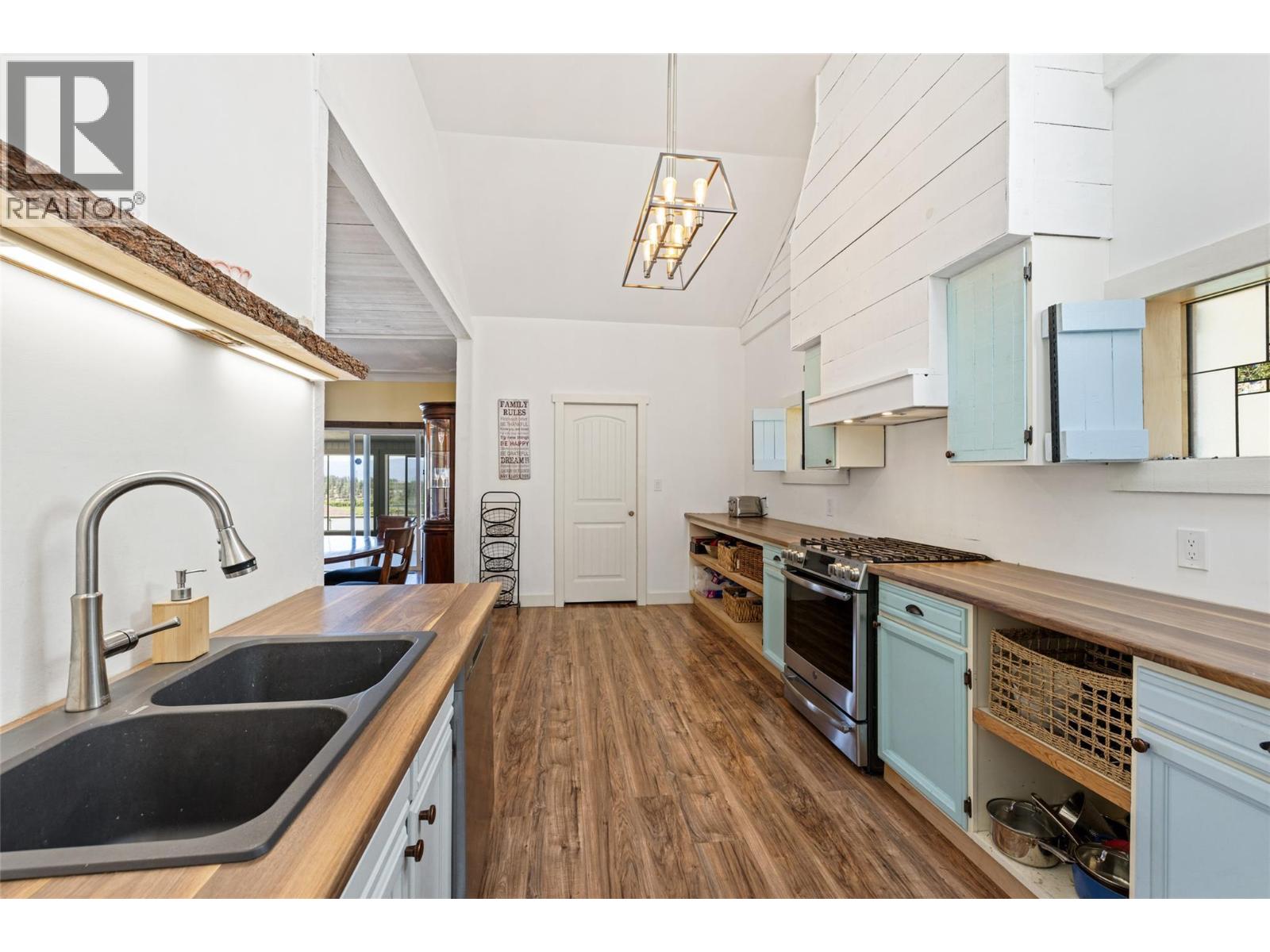 3299 Mcculloch Road, Kelowna, British Columbia  V1W 4G5 - Photo 12 - 10403198