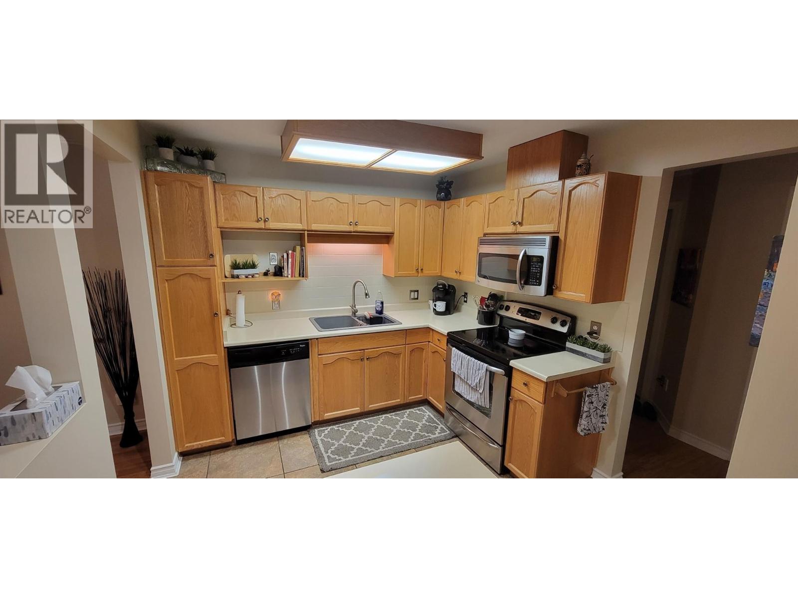 1445 Halifax Street Unit# 311, Penticton, British Columbia  V2A 8M8 - Photo 3 - 10403174