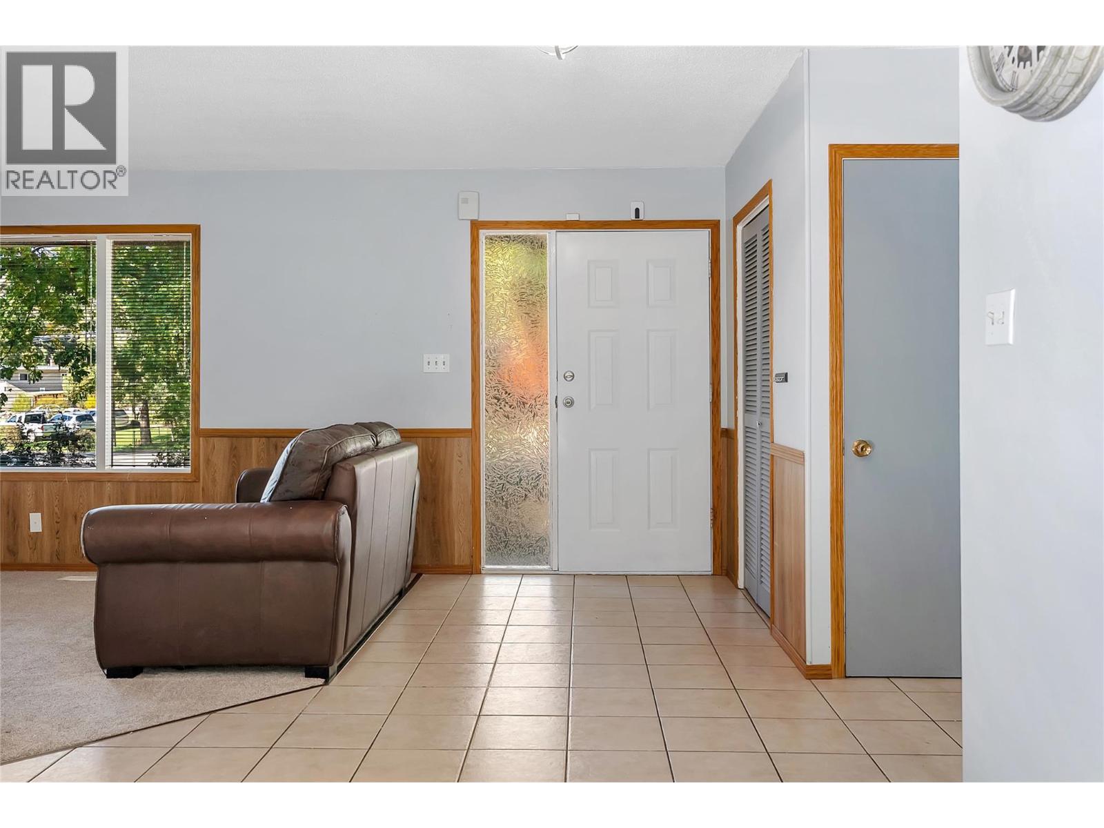 11408 Kalmalka Road, Coldstream, British Columbia  V1B 1M1 - Photo 12 - 10403134