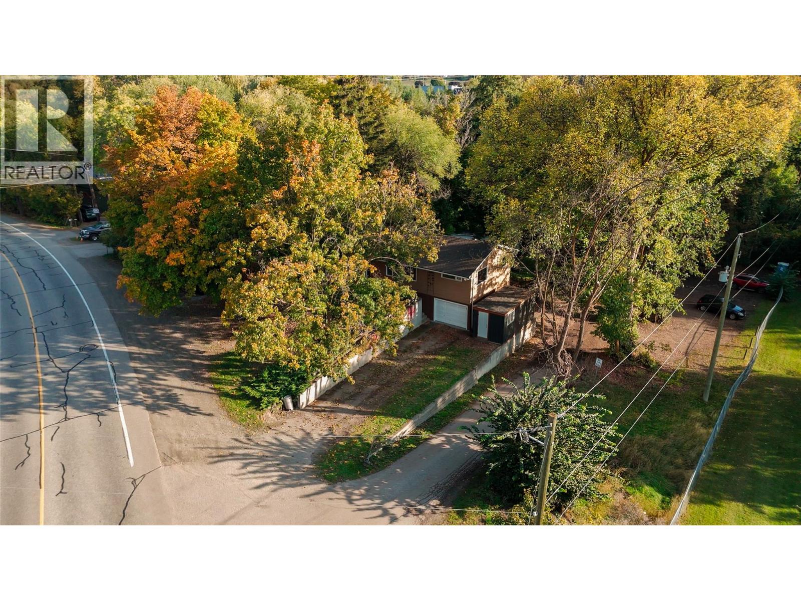 11408 Kalmalka Road, Coldstream, British Columbia  V1B 1M1 - Photo 3 - 10403134