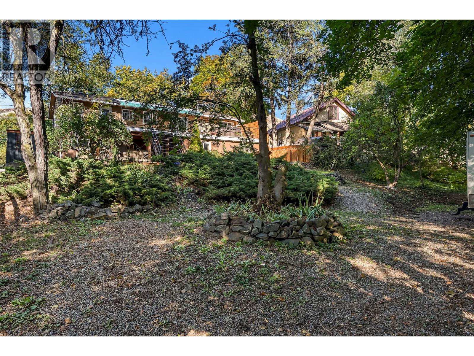 11408 Kalmalka Road, Coldstream, British Columbia  V1B 1M1 - Photo 9 - 10403134
