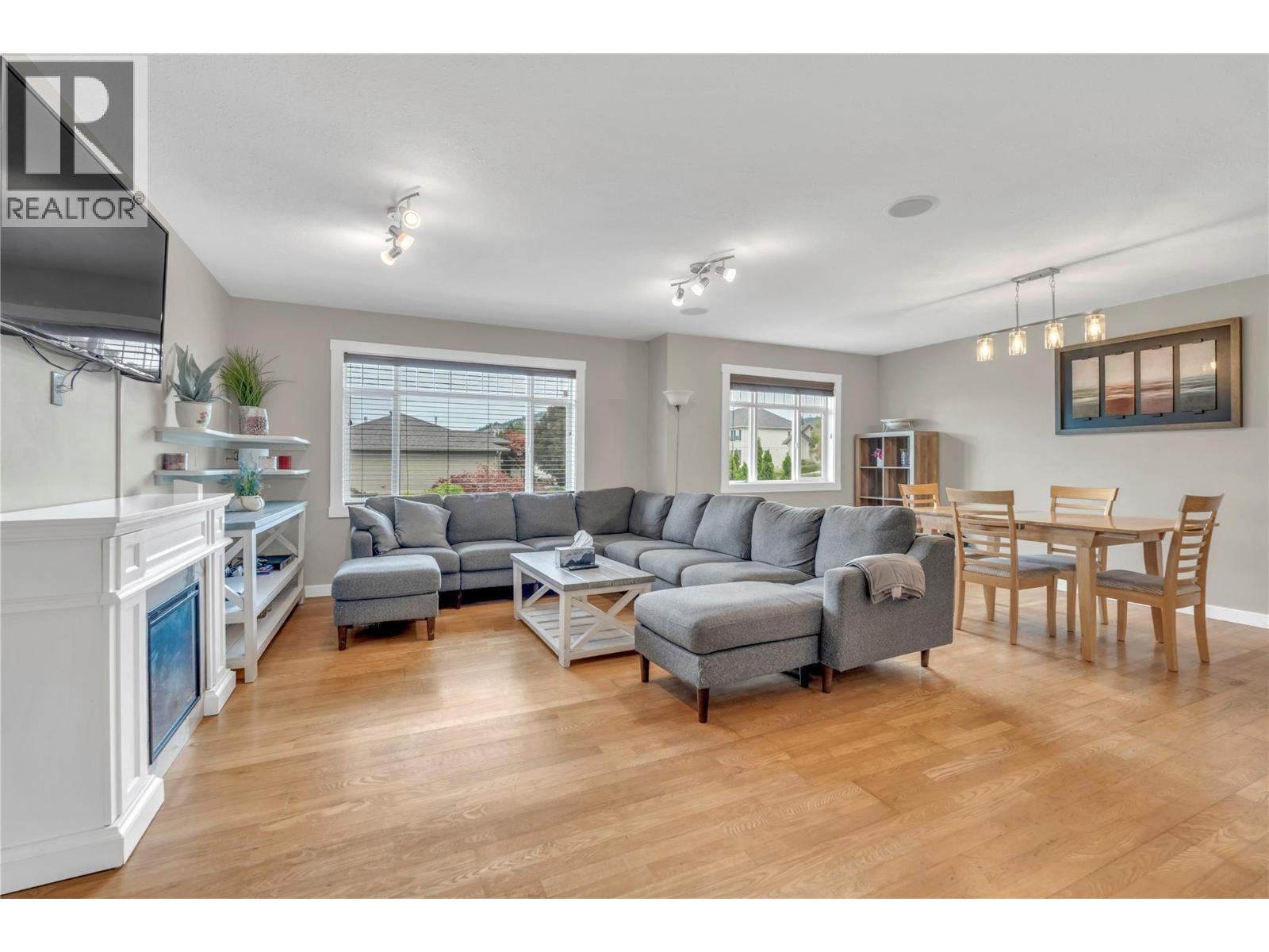 2390 Wiltse Drive, Penticton, British Columbia  V2A 7Y9 - Photo 3 - 10403193