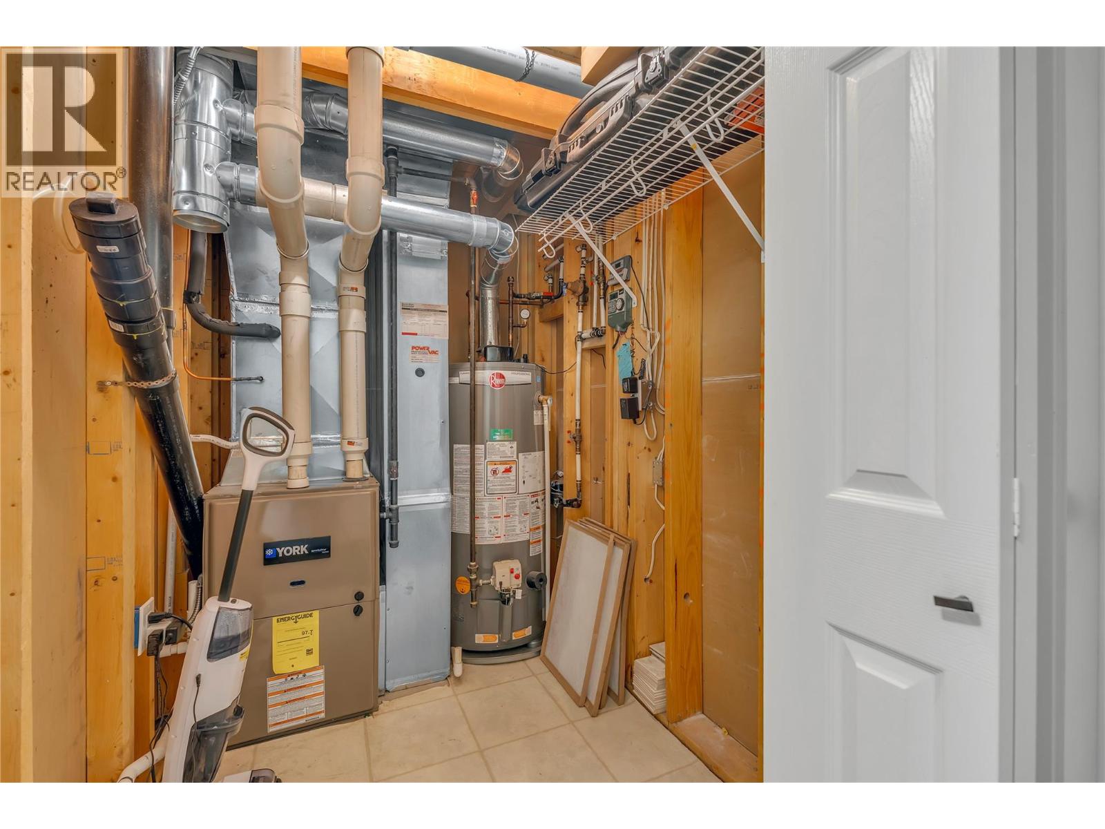 2390 Wiltse Drive, Penticton, British Columbia  V2A 7Y9 - Photo 39 - 10403193