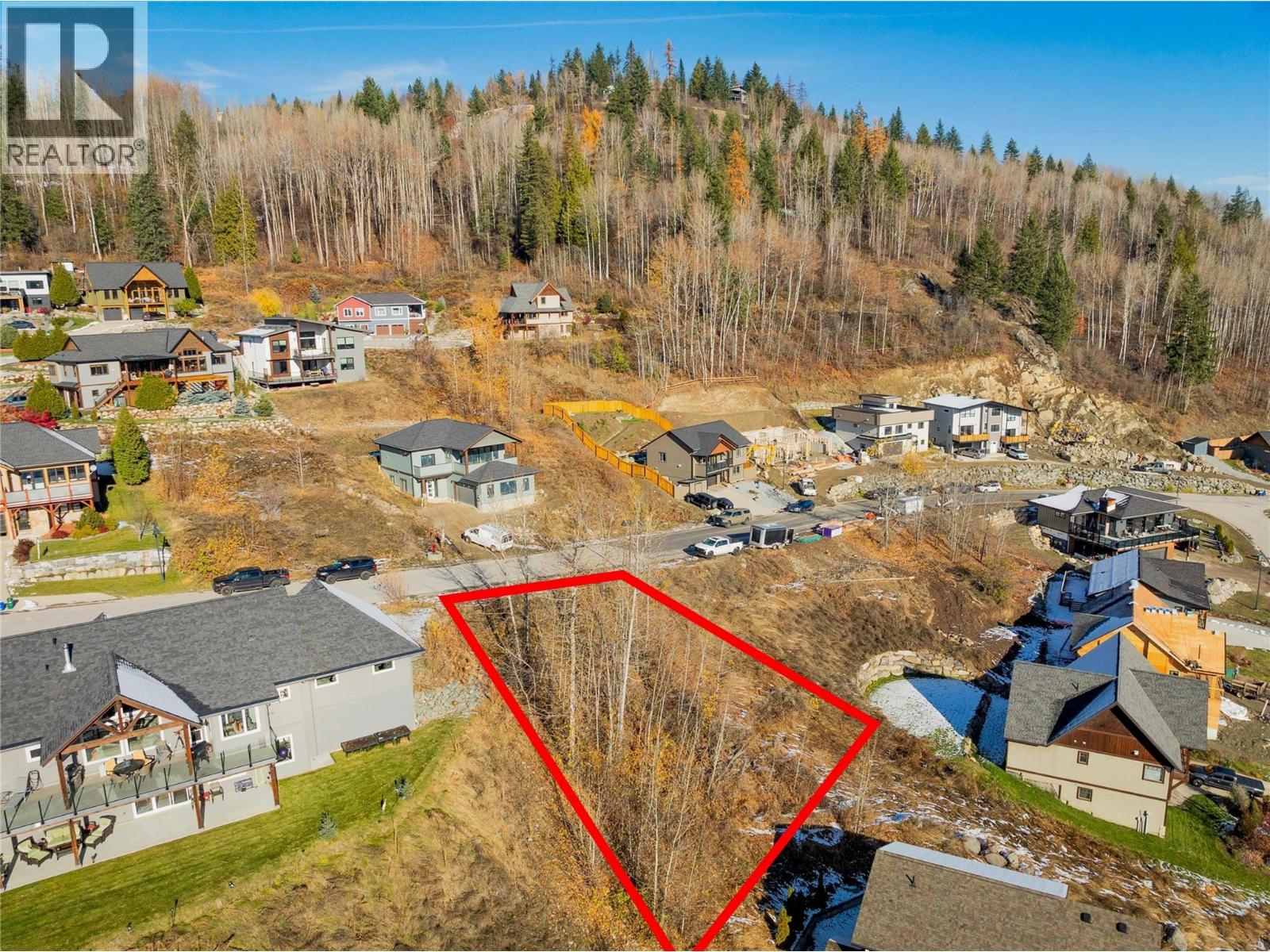 933 Redstone Drive, Rossland, British Columbia  V0G 1Y0 - Photo 2 - 10403205