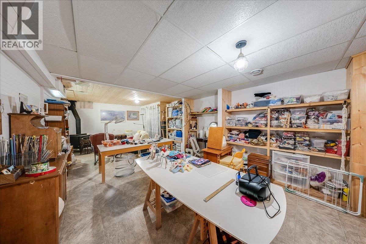 2510 Cooke Avenue, Rossland, British Columbia  V0G 1Y0 - Photo 10 - 10402924