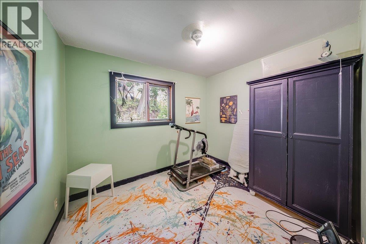 2510 Cooke Avenue, Rossland, British Columbia  V0G 1Y0 - Photo 33 - 10402924