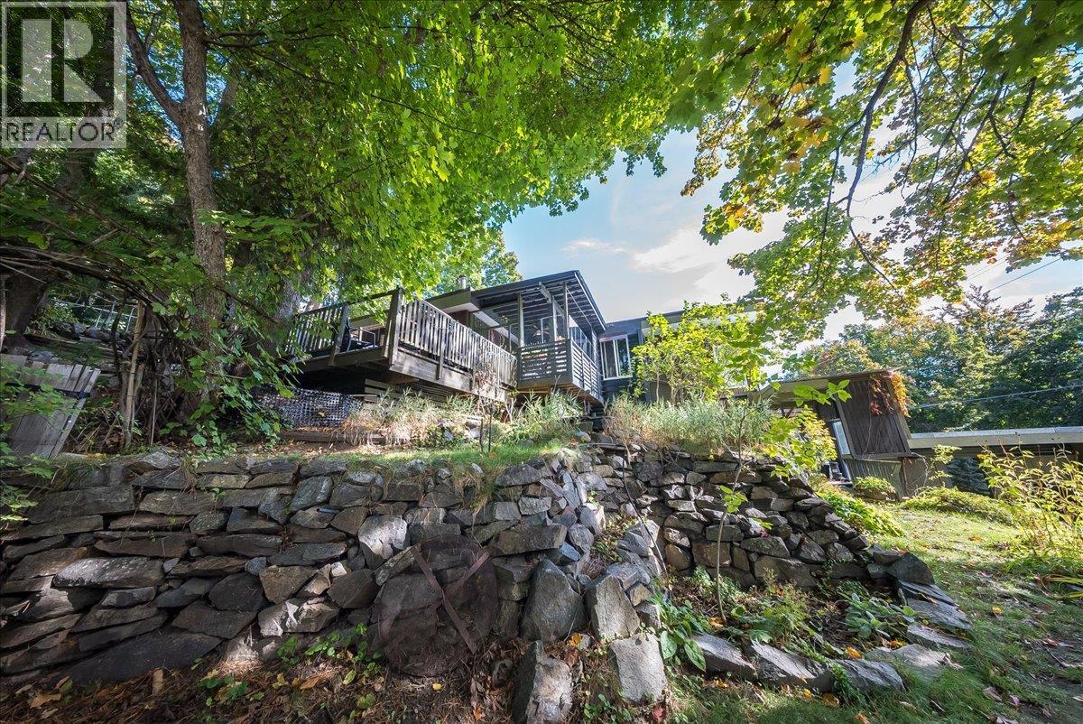 2510 Cooke Avenue, Rossland, British Columbia  V0G 1Y0 - Photo 40 - 10402924