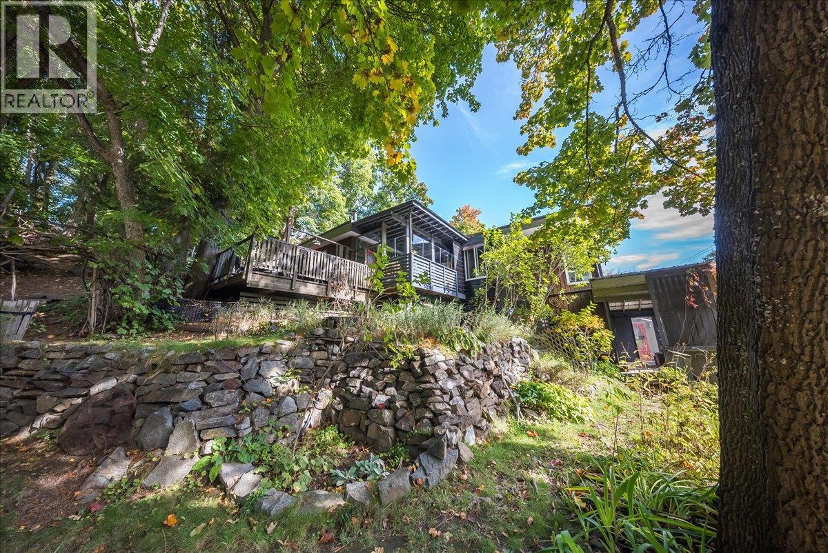 2510 Cooke Avenue, Rossland, British Columbia  V0G 1Y0 - Photo 41 - 10402924
