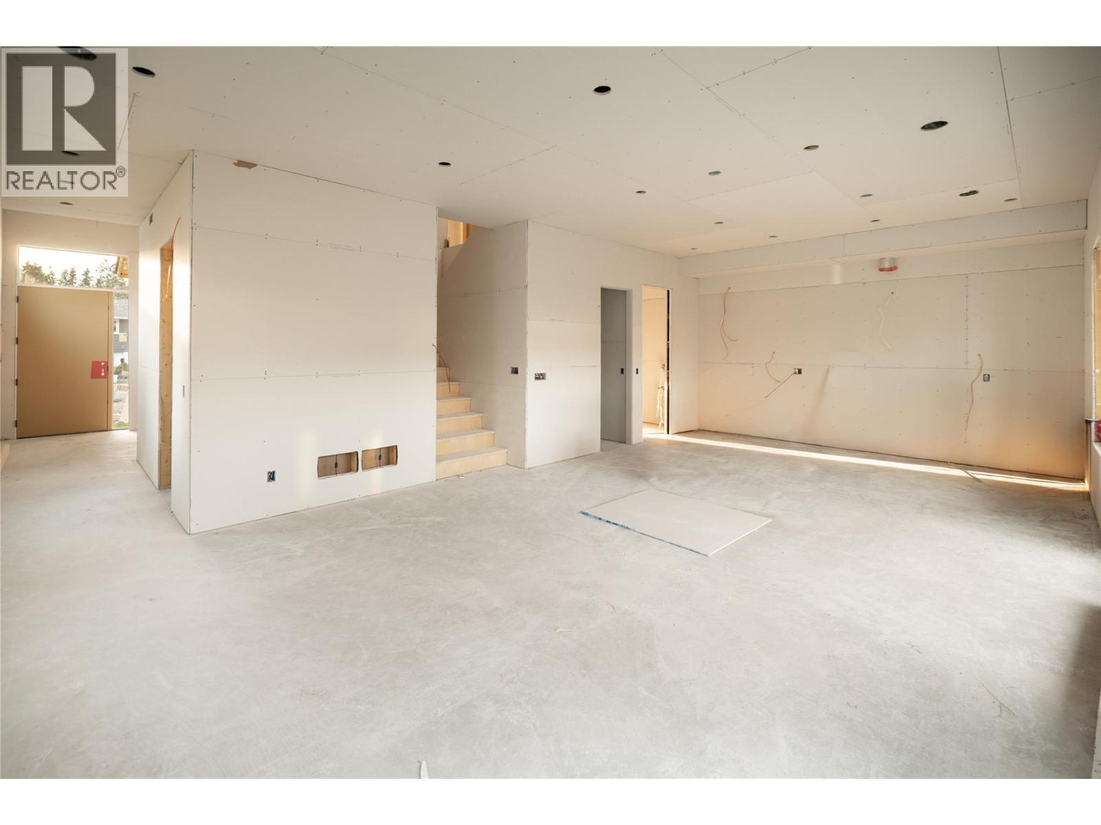 4609 Fordham Road, Kelowna, British Columbia  V1W 1P1 - Photo 5 - 10401866