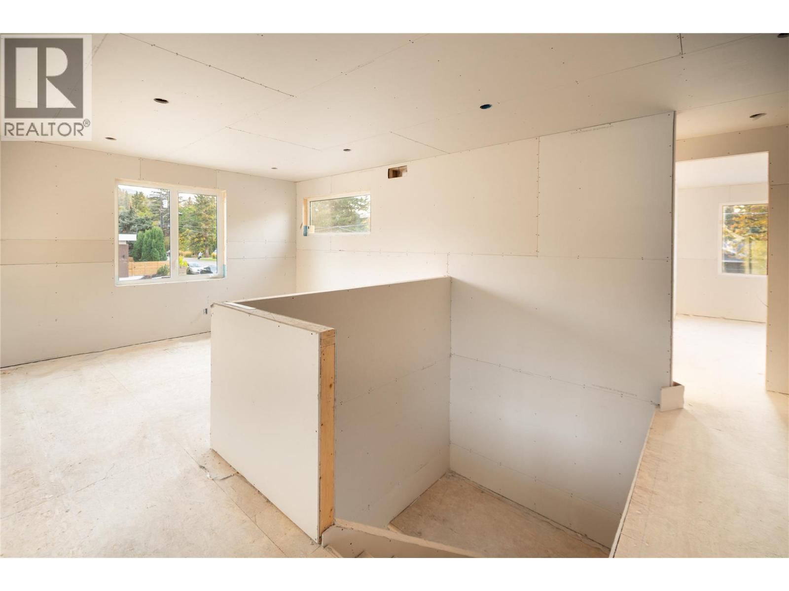 4609 Fordham Road, Kelowna, British Columbia  V1W 1P1 - Photo 6 - 10401866