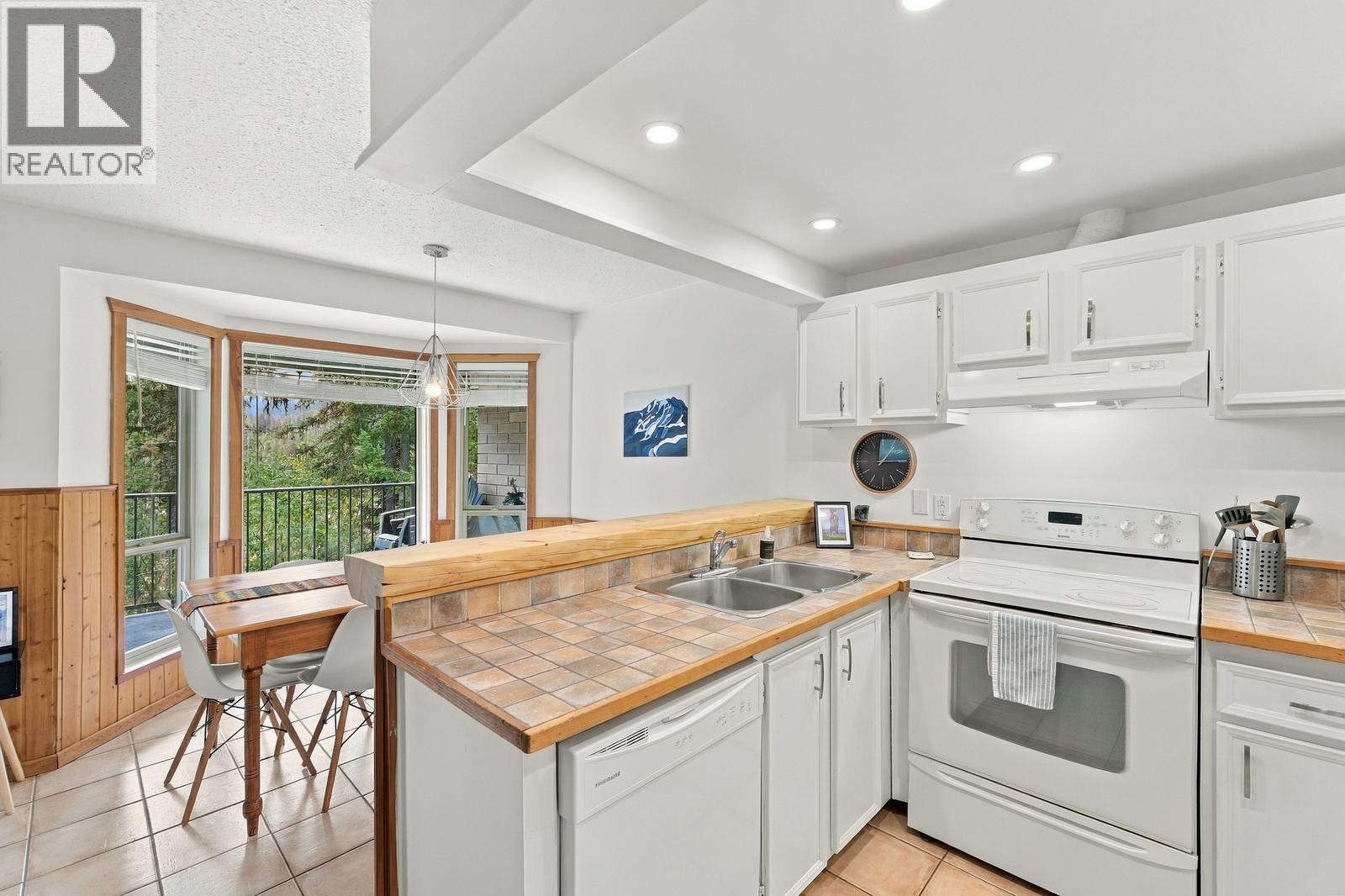 225 Clearview Road Unit# 805, Penticton, British Columbia  V0X 1K0 - Photo 2 - 10402819
