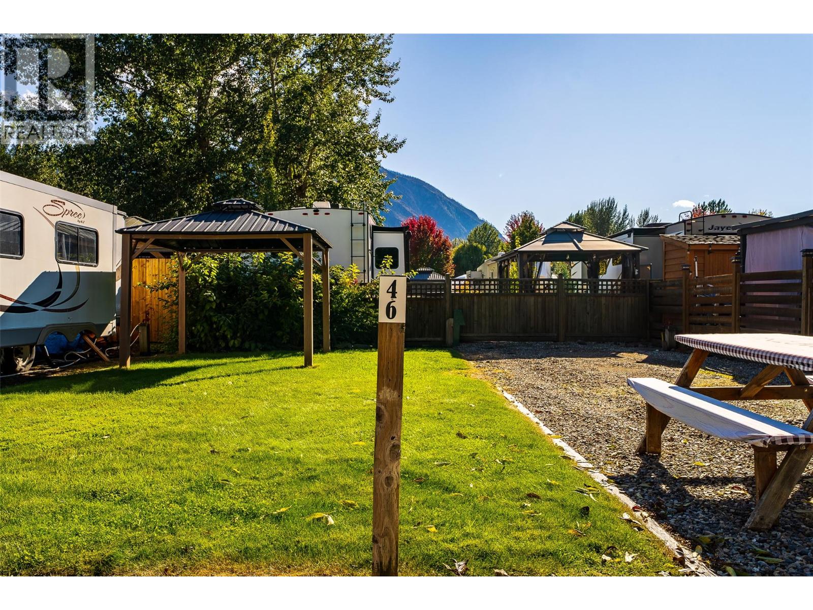 46 Cottonwood Drive N, Lee Creek, British Columbia  V0E 1M4 - Photo 13 - 10402354