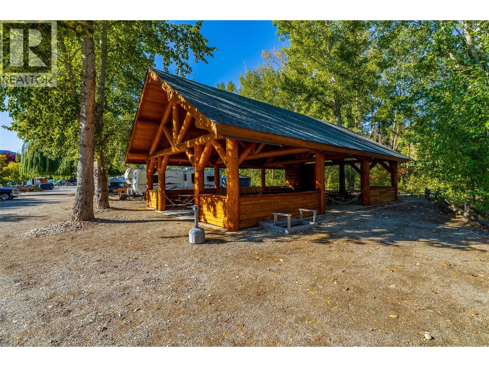 46 Cottonwood Drive N, Lee Creek, British Columbia  V0E 1M4 - Photo 16 - 10402354