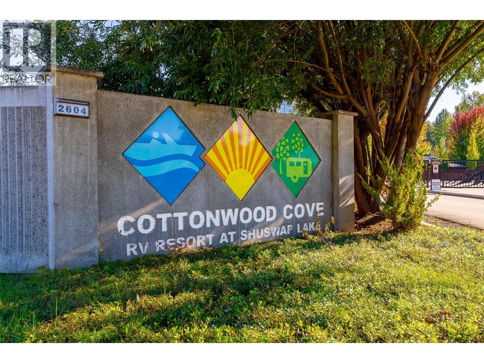 46 Cottonwood Drive N, Lee Creek, British Columbia  V0E 1M4 - Photo 2 - 10402354