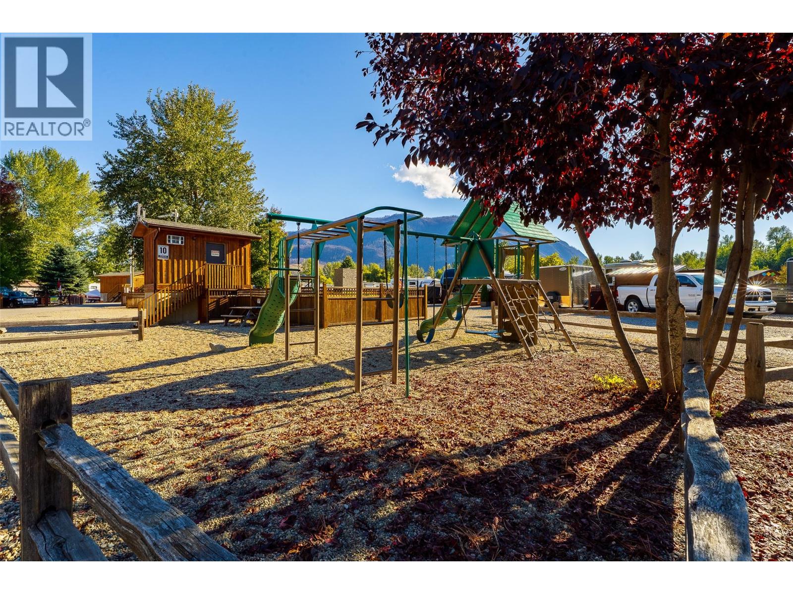 46 Cottonwood Drive N, Lee Creek, British Columbia  V0E 1M4 - Photo 36 - 10402354