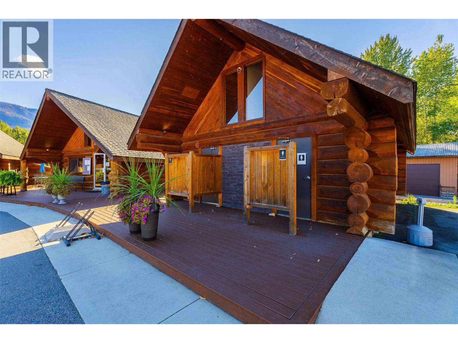 46 Cottonwood Drive N, Lee Creek, British Columbia  V0E 1M4 - Photo 39 - 10402354
