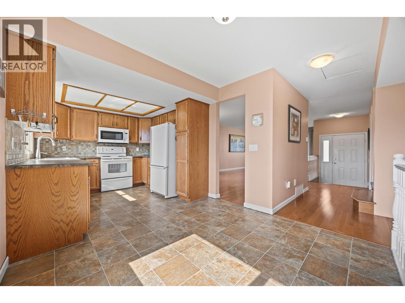 884 Mission Springs Crescent, Kelowna, British Columbia  V1W 3L9 - Photo 9 - 10403224