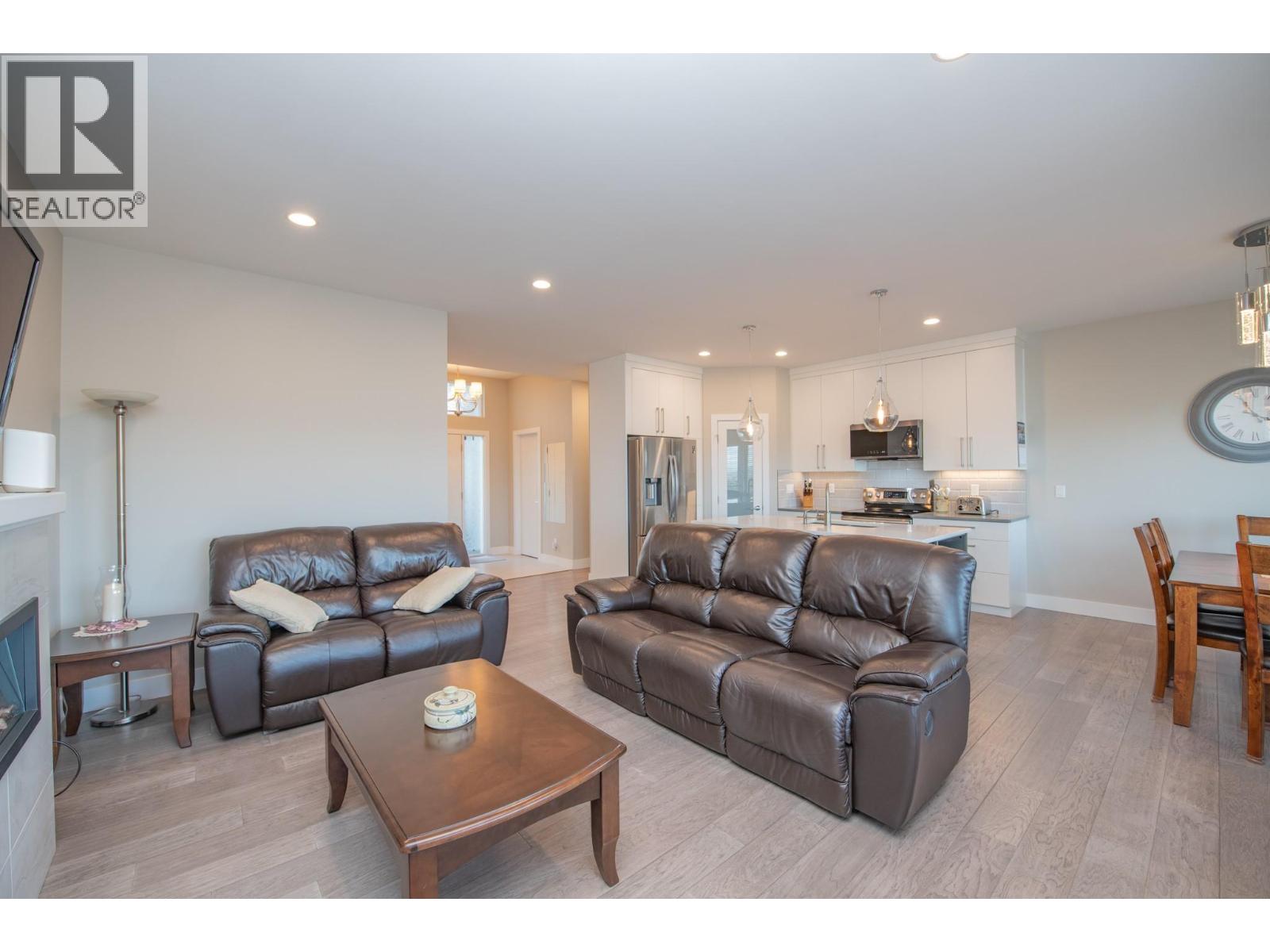964 Mt Ida Drive, Vernon, British Columbia  V1B 4C3 - Photo 19 - 10402773