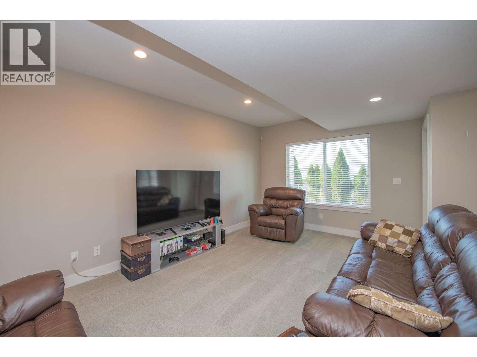 964 Mt Ida Drive, Vernon, British Columbia  V1B 4C3 - Photo 34 - 10402773