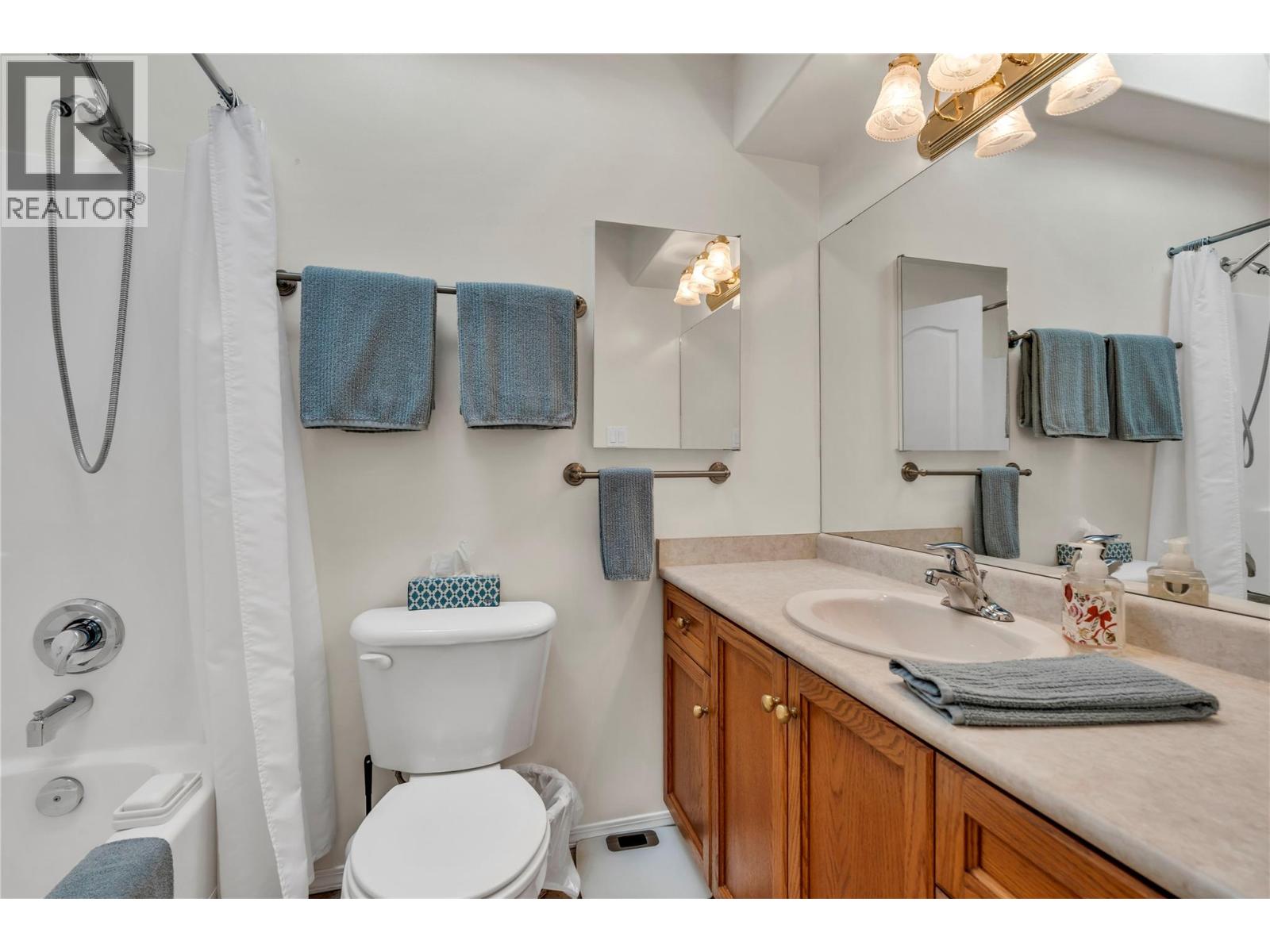 546 Redwing Drive, Penticton, British Columbia  V2A 8N7 - Photo 3 - 10403235