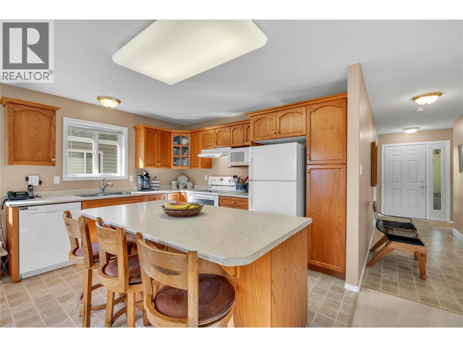 546 Redwing Drive, Penticton, British Columbia  V2A 8N7 - Photo 5 - 10403235