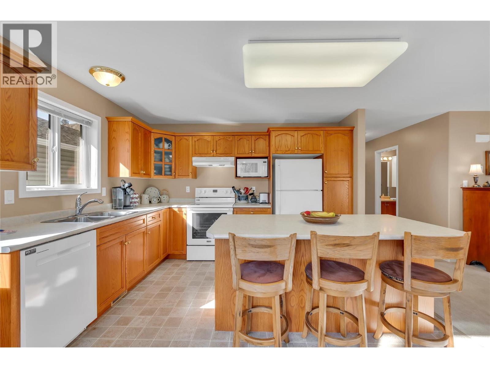 546 Redwing Drive, Penticton, British Columbia  V2A 8N7 - Photo 6 - 10403235
