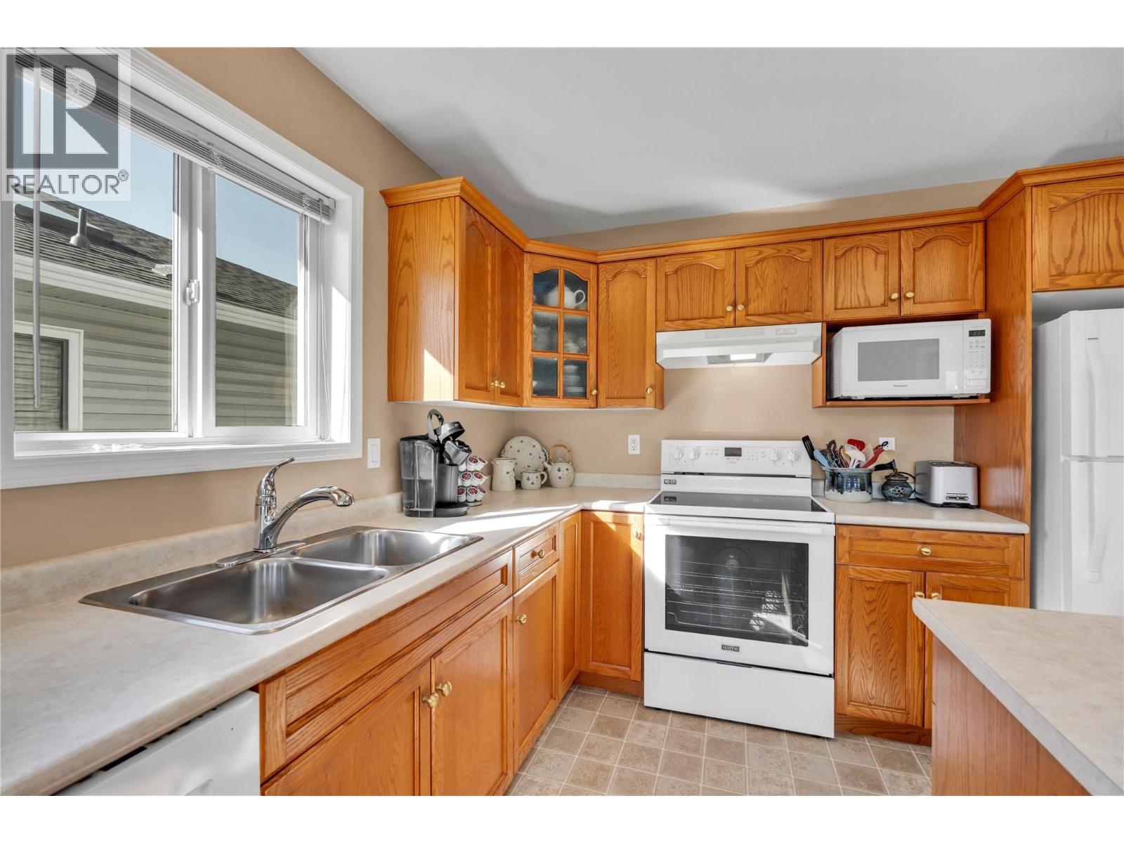 546 Redwing Drive, Penticton, British Columbia  V2A 8N7 - Photo 7 - 10403235