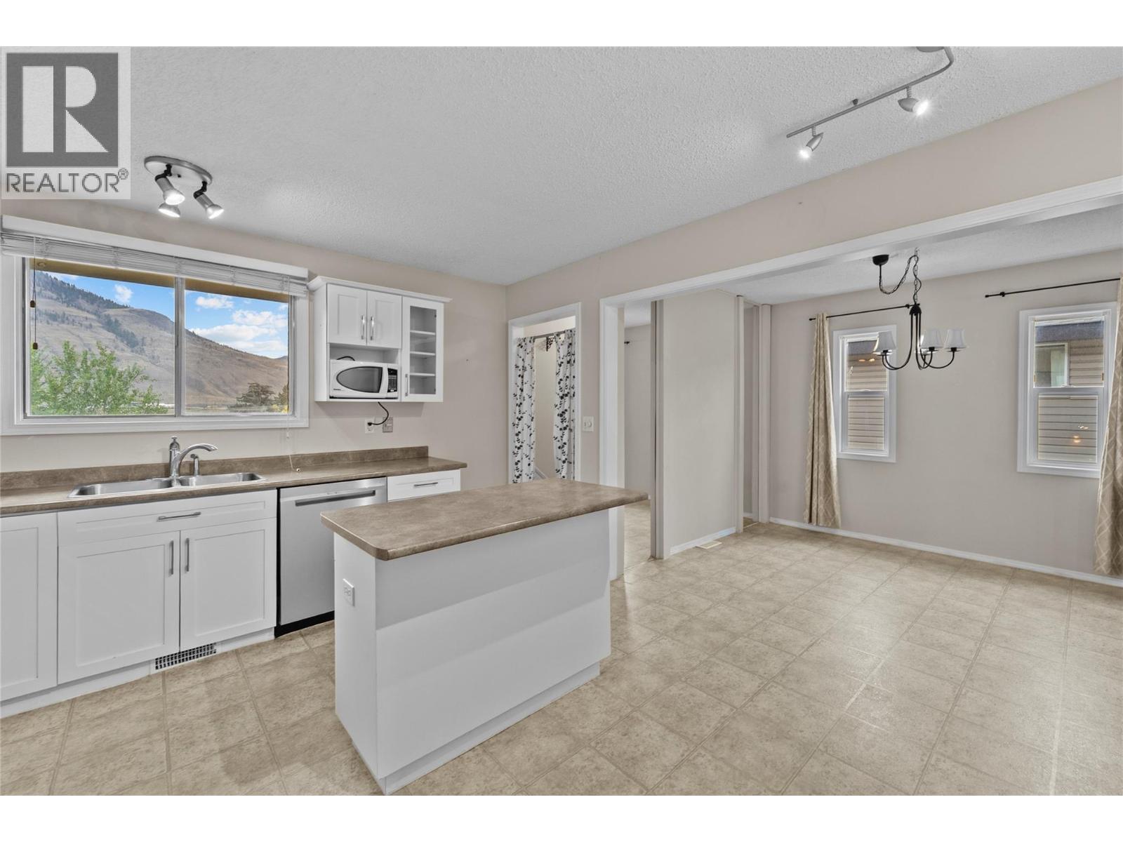 2161 Perryville Place, Kamloops, British Columbia  V2B 7Y1 - Photo 5 - 10403212
