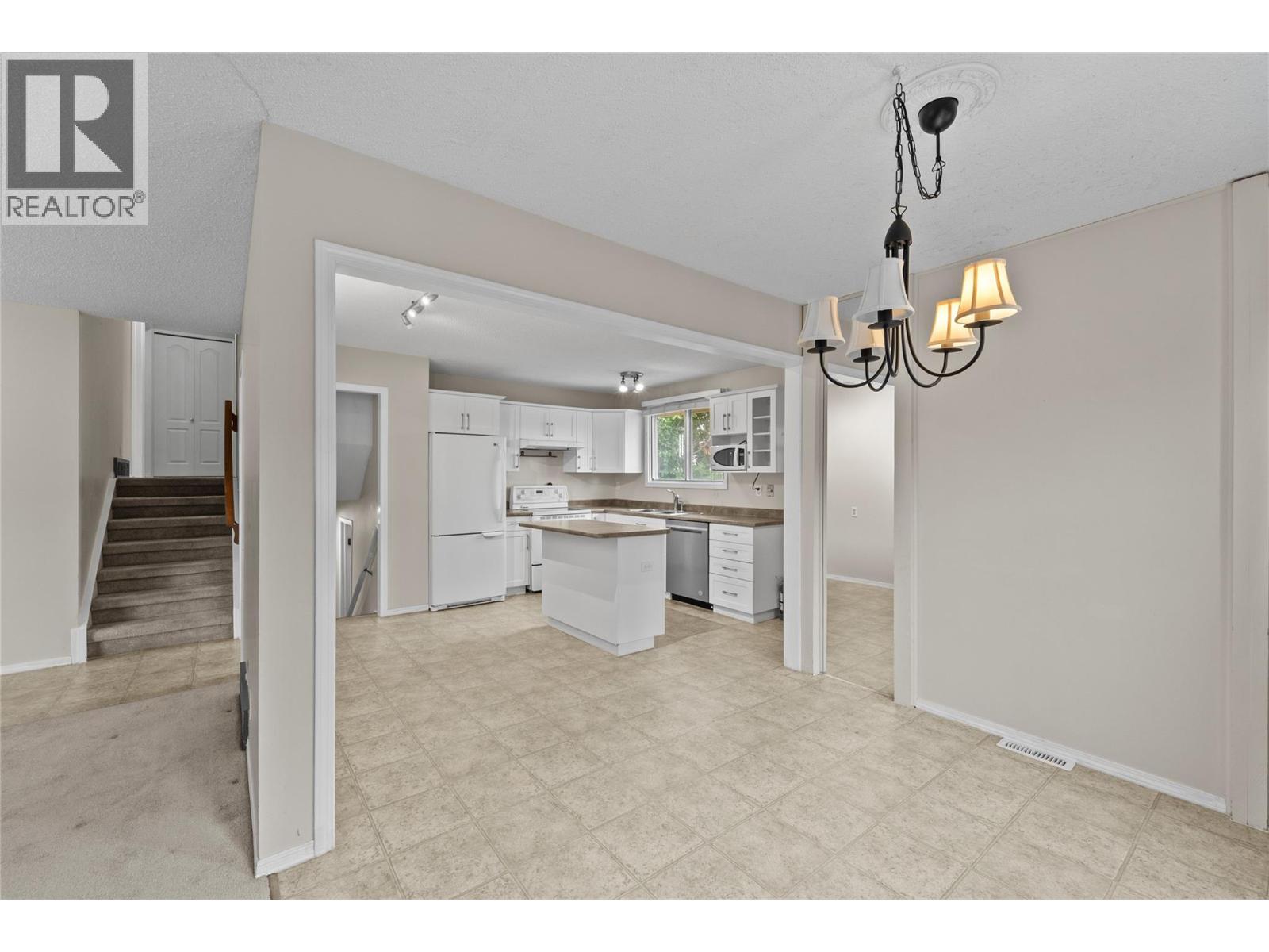 2161 Perryville Place, Kamloops, British Columbia  V2B 7Y1 - Photo 7 - 10403212