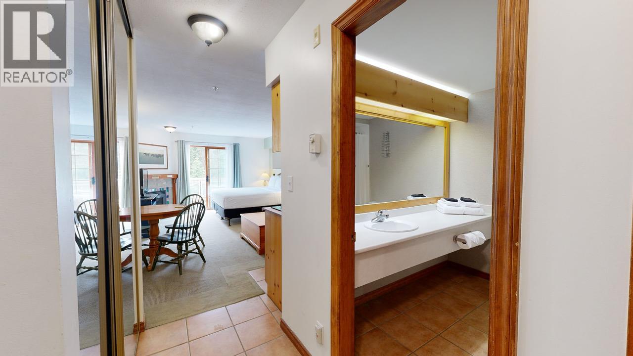 3170 Creekside Way Unit# 323, Sun Peaks, British Columbia  V0E 5N0 - Photo 3 - 10395290