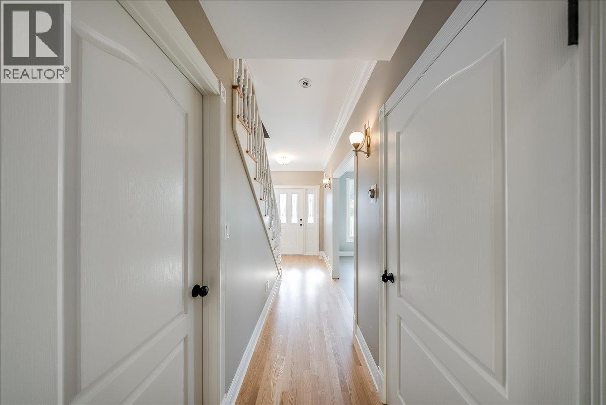 1860 Planer Crescent, Rossland, British Columbia  V0G 1Y0 - Photo 30 - 10403211